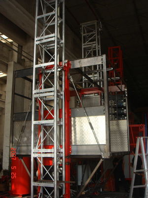 Open Top Cage 2ton 22m/Min Construction Material Lifting Hoist In Building Site construction site hoist