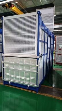Sıcak Galvanize 0-46m/Min Rack And Pinion İnşaat Asansörü Yolcu Rengi özelleştirilmiş