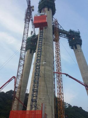 Eğimli 33m/Min 2000KG İnşaat malzemesi kaldırma kaldırma otomatik iniş sistemi