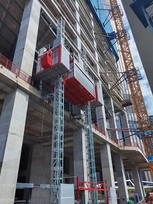 SCE400G Yolcu malzemesi kaldırıcı, çift direğe sahip bölüm ve elektrikli yuvarlak kapı