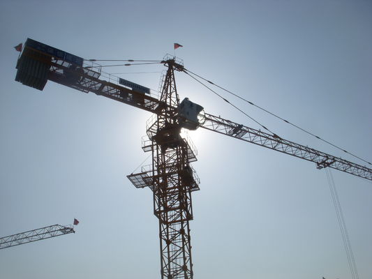 İyi fiyat Dahili tırmanış 60m/Min 12t İnşaat Kulesi Vücudunu Taşıma Mekanizmi çevrimiçi