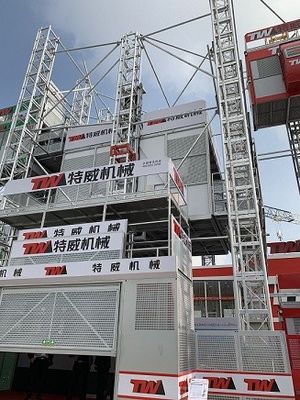İyi fiyat Çift mastlı SCE500 30 yolcu için inşaat alanı kaldırıcı ağır yük yükleyici/büyük kafesi olan çift mastlı ağır yükleyici çevrimiçi