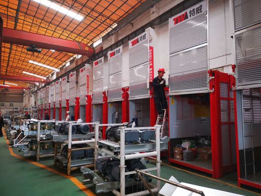 Otomatik İniş İçeride 63m/Min İnşaat kaldırıcı asansör pas dayanıklı