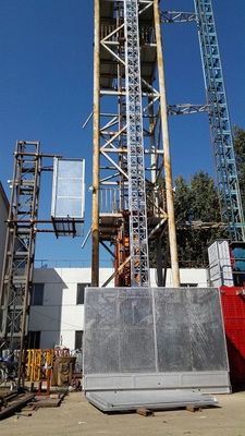 Tek direkli bina malzemesi kaldırıcı 21m/min Dış inşaat asansörü