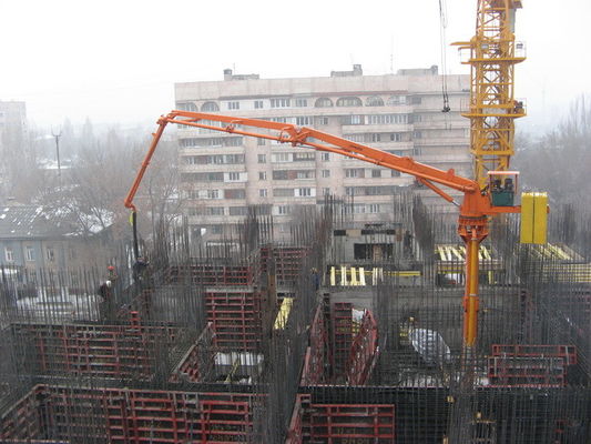 İyi fiyat Hidrolik 28m Beton Pompası Yapı için Otomatik olarak Boom Yerleştirme çevrimiçi